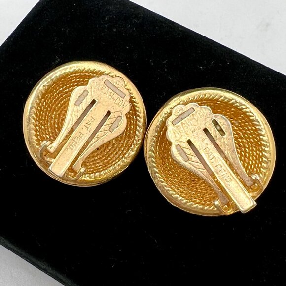 Sarah Coventry White Flower and Gold Domed CLIP Earrings Duo - Picture 4 of 6